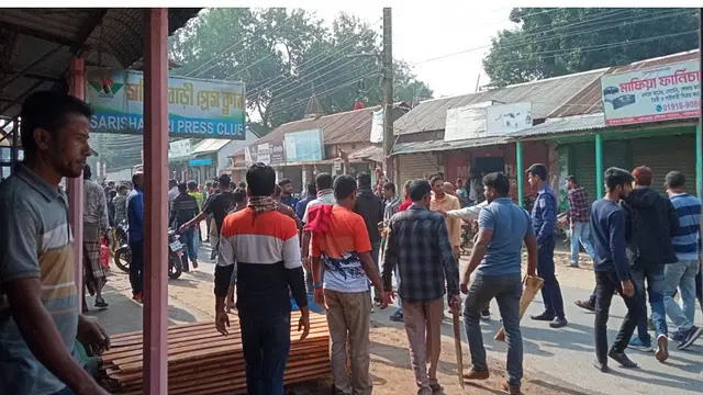 প্রচারের শুরুতেই ৮ জায়গায় স্বতন্ত্র–নৌকা সমর্থকদের সংঘাতস্বতন্ত্র প্রার্থীর গণসংযোগের সময় নৌকার সমর্থকদের হামলায় এক ঘণ্টা বন্ধ থাকে বেনাপোল বন্দরের কার্যক্রম।  নারায়ণগঞ্জ ও চট্টগ্রামে আচরণবিধি লঙ্ঘন করে সড়কে আ.লীগের দুই প্রার্থীর মিছিল। যান চলাচল বিঘ্ন।  ফরিদপুরে এ কে আজাদের প্রচারে বাধা। প্রচারপত্র ছিনিয়ে নেওয়ার অভিযোগ আ.লীগ প্রার্থীর সমর্থকদের বিরুদ্ধে।