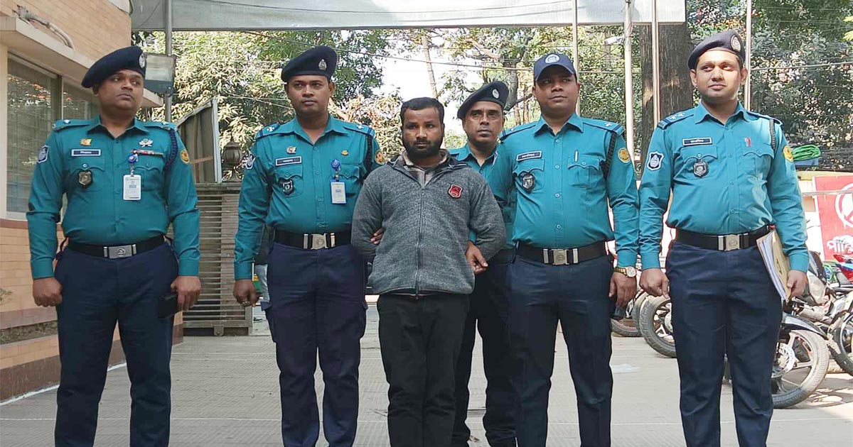 ওসি বেশে সাত শতাধিক নারীর সঙ্গে প্রতারণা!