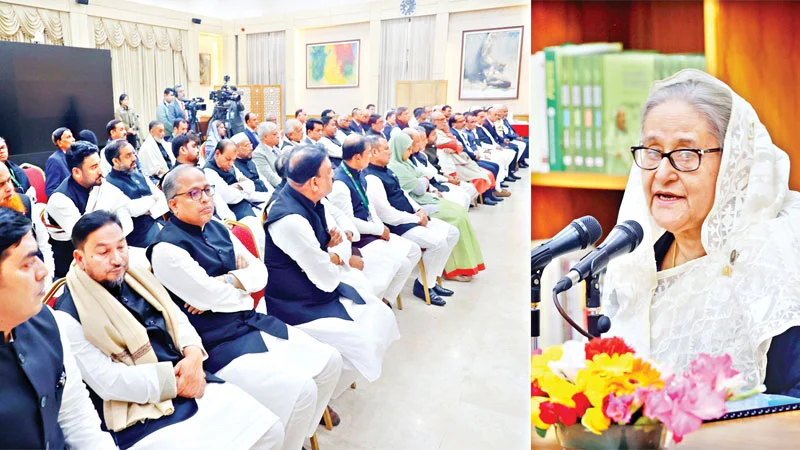 ডান-বাম দুটোই আমার হাত  প্রধানমন্ত্রী