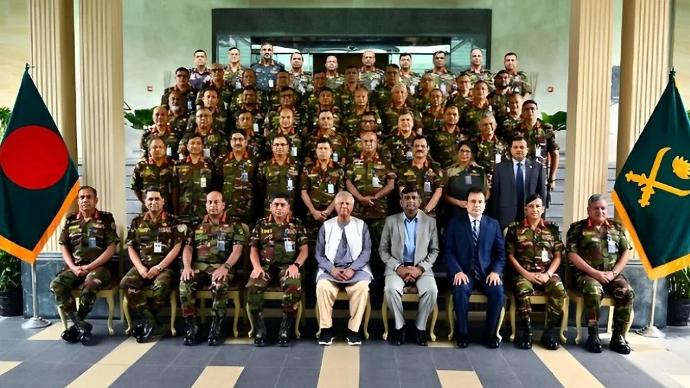 সেনাবাহিনী জনগণের আস্থার প্রতীক হয়ে উঠেছে: ড. ইউনূস