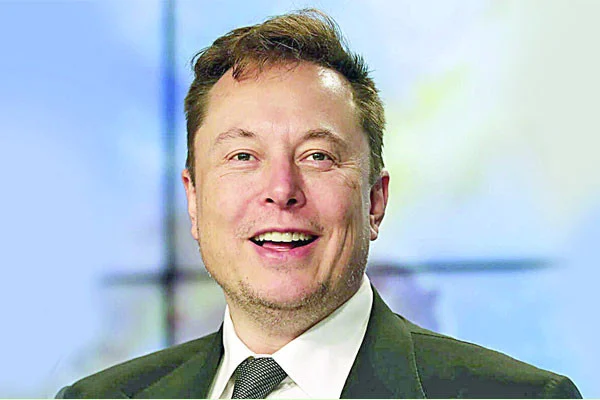 ইতিহাসের শীর্ষতম ধনী ইলন মাস্ক