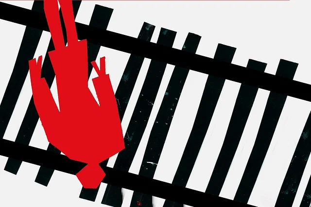 রেললাইনে বসে মজুরির টাকা ভাগাভাগির সময় ট্রেনের ধাক্কায় নিহত ৪