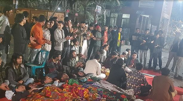 Titumir College students continue hunger strike demanding university status