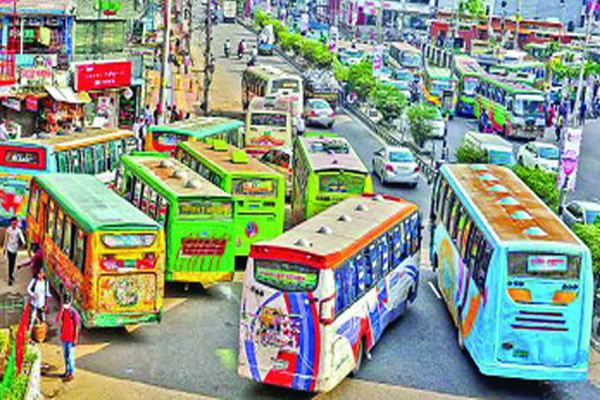 অনুমতি ছাড়াই চলে বাস ♦ কুমিল্লা, নোয়াখালী, চট্টগ্রাম, চাঁদপুর, বরিশালসহ উত্তরবঙ্গে চলাচল ♦ যানজটে দায়ী অবৈধ কাউন্টার ♦ বন্ধে পুলিশকে চিঠি দিয়েছে বিআরটিএ