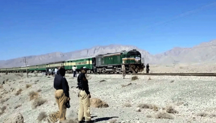 পাকিস্তানে ট্রেনে হামলার ঘটনায় ১০৪ জিম্মি উদ্ধার, ১৬ জঙ্গি নিহত