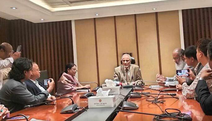 অনেকেই পাচারের টাকা ফেরত দিতে অফার করেছেন, বললেন আনিসুজ্জামান