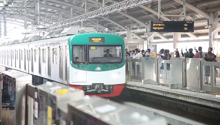 মেট্রোরেল কর্মবিরতি প্রত্যাহার, দেড় ঘণ্টা পর টিকিট ব্যবস্থা চালু
