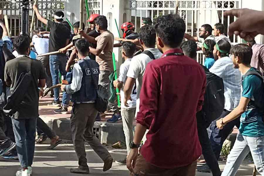 Dhaka University expels 128 students for violence during July uprising