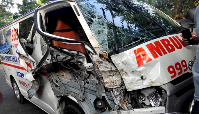 যশোরে সাতসকালে সড়কে ঝরল তিন প্রাণ