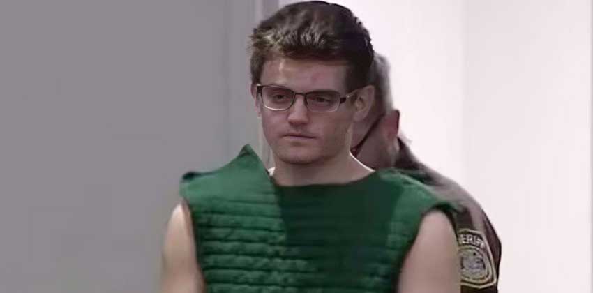 ট্রাম্পকে হত্যার টাকা জোগাড় করতে বাবা-মাকে খুন