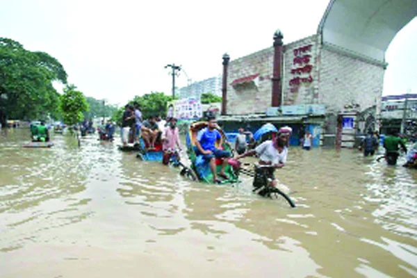আসছে বর্ষায় জলজটের শঙ্কা খাল সচল করতে জোর দুই সিটির