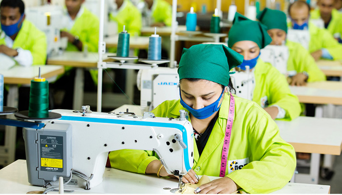 বাংলাদেশের পোশাক শিল্পে বড় ধাক্কা, জানাল রয়টার্স