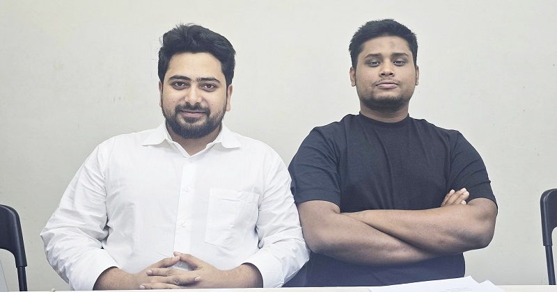 নাহিদকে ‘আগামীর প্রধানমন্ত্রী’ বললেন হাসনাত