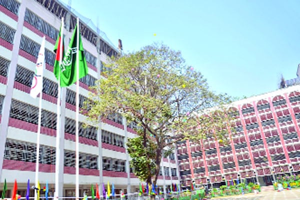 ভিসি ছাড়াই ৩৭ বিশ্ববিদ্যালয়! বেসরকারি বিশ্ববিদ্যালয়গুলো অনিয়ম করতেই শীর্ষ এসব পদ ফাঁকা রাখছে মাসের পর মাস