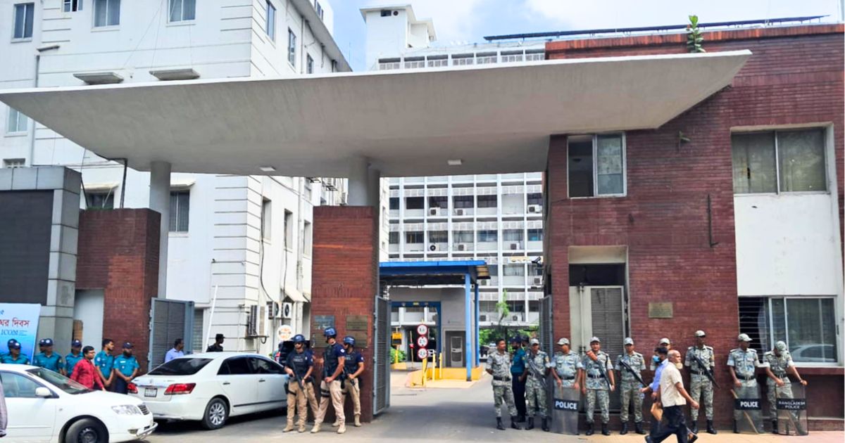 সচিবালয় ঘিরে কঠোর নিরাপত্তা ব্যবস্থা, সোয়াট-বিজিবি মোতায়েন