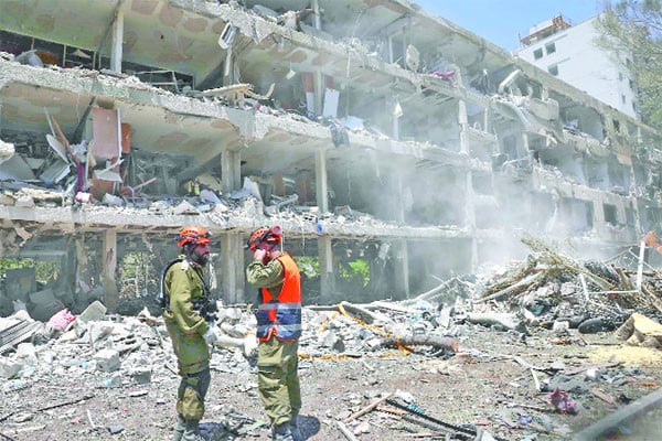 মার্কিন ঘাঁটিতে ইরানের হামলা কাতার ইরাকে মিসাইল নিক্ষেপ, সিরিয়ায়ও যুক্তরাষ্ট্রের স্থাপনায় বিস্ফোরণ, যুদ্ধ থামাতে গোপন প্রচেষ্টা ইসরায়েলের