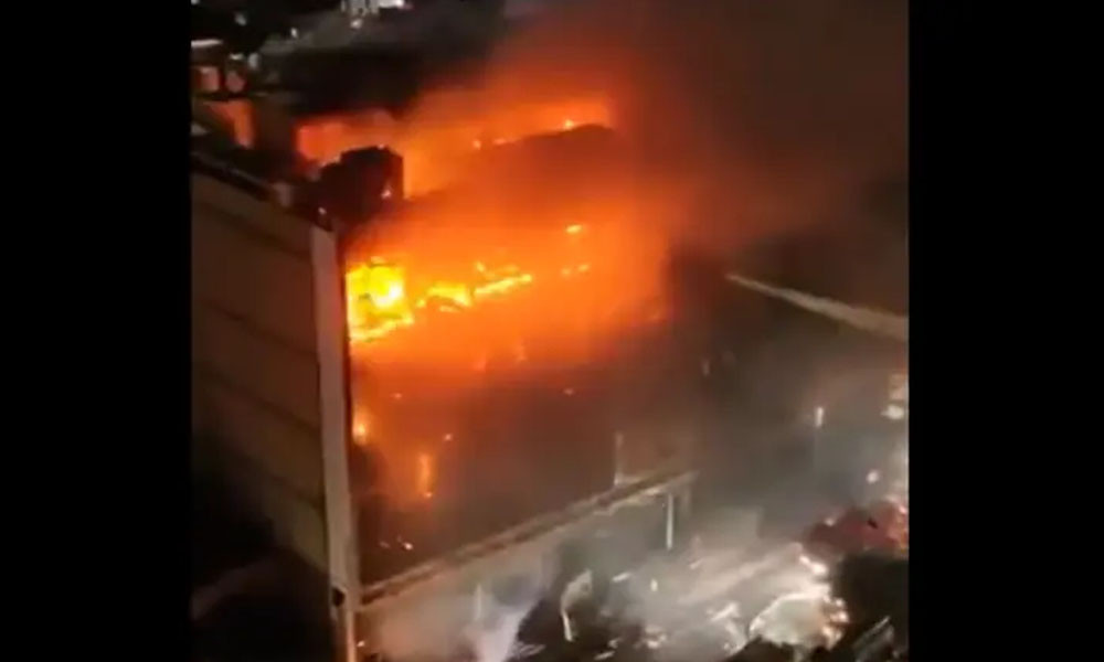 ইরাকে শপিং মলে আগুন, নিহত ৫০