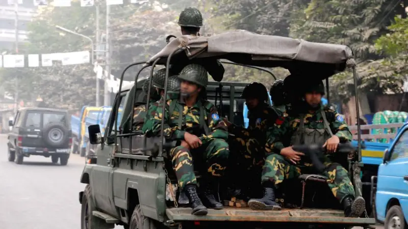 সেনা কর্মকর্তাদের নির্বাহী ম্যাজিস্ট্রেসির ক্ষমতা বাড়িয়ে প্রজ্ঞাপন