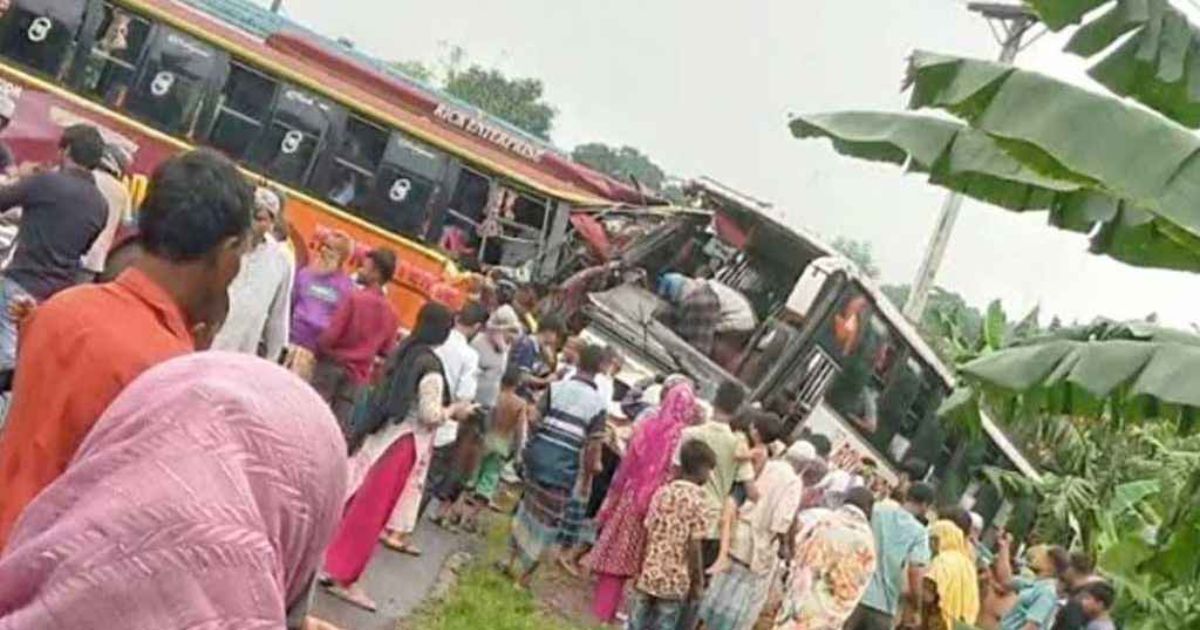ফরিদপুরে দুই বাসের মুখোমুখি সংঘর্ষে নিহত ৩