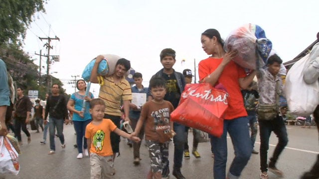 Thailand says over 100,000 civilians flee clashes with Cambodia