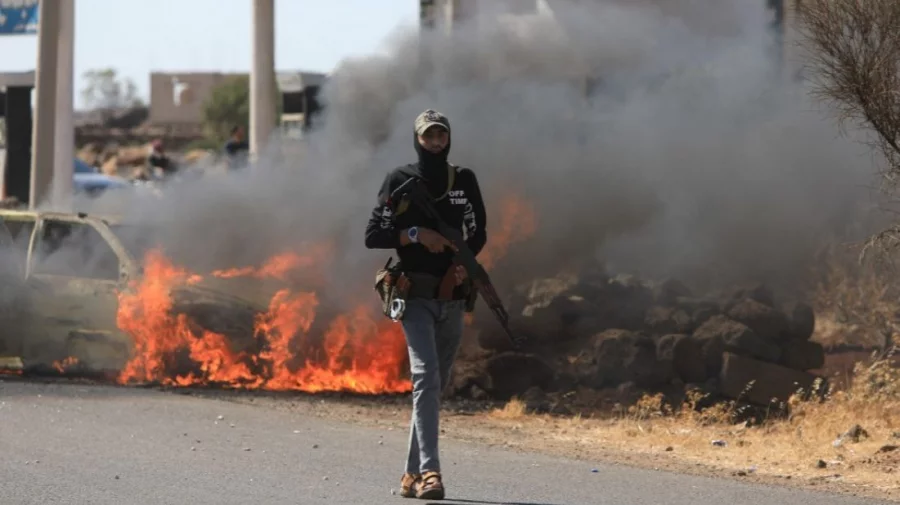 89 killed as Syria sectarian clashes rage Fighting erupted after Bedouins abducted a Druze vendor Hostage releases failed to stop ongoing violent clashes Israel struck tanks in Sweida, citing Druze protection