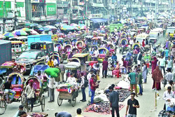 সড়কজুড়ে হাটবাজার