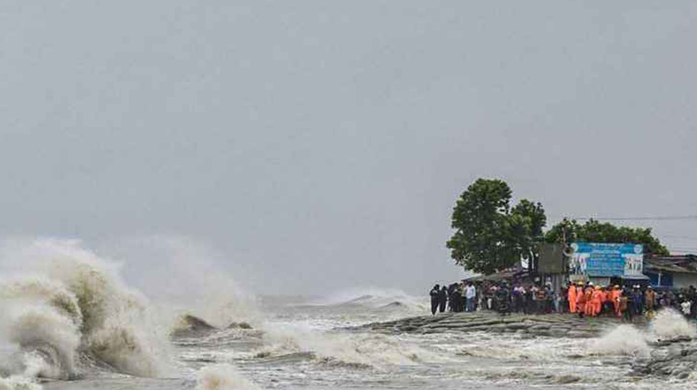 দেশের সব সমুদ্রবন্দরে ৩ নম্বর সতর্কসংকেত