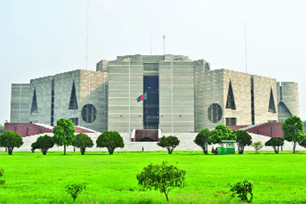 ত্রয়োদশ সংসদ নির্বাচন সীমানা চূড়ান্তে অপেক্ষা এক মাস যেভাবে পাল্টাল সেই ৩৯ আসনের সীমানা