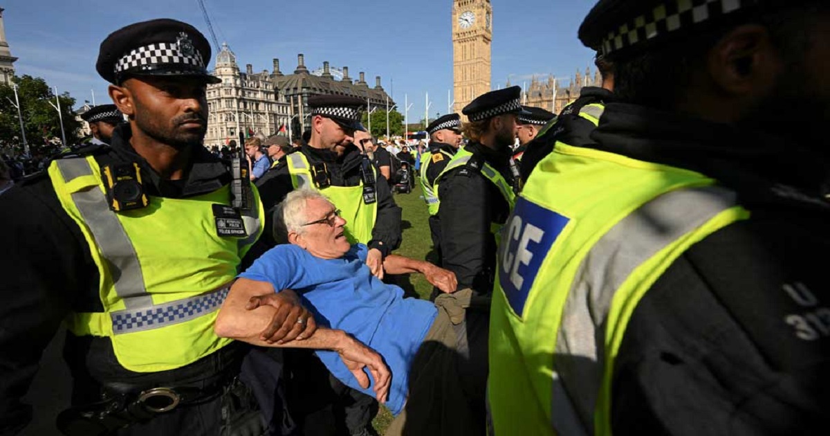 লন্ডনে ব্যাপক বিক্ষোভে প্রায় পৌনে ৫০০ বিক্ষোভকারী গ্রেফতার