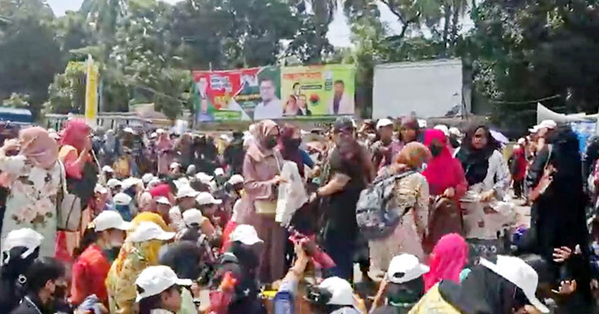 টেকনিক্যাল মোড়ে শিক্ষার্থীদের সড়ক অবরোধ