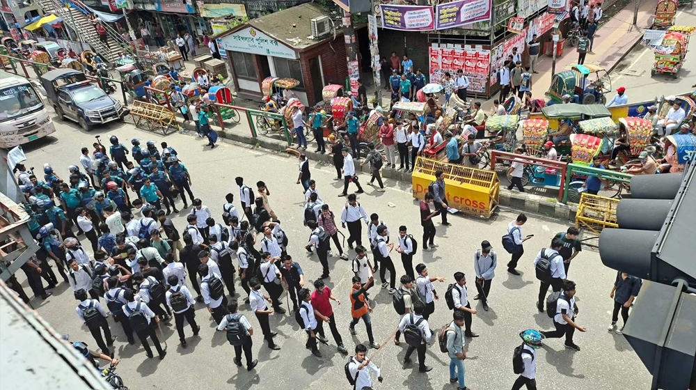 ফের সংঘর্ষে ঢাকা কলেজ ও সিটি কলেজ শিক্ষার্থীরা
