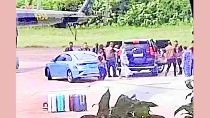 ৫ আগস্ট সকালেও দিল্লি আঁচ করতে পারেনি হাসিনার পরিণতি