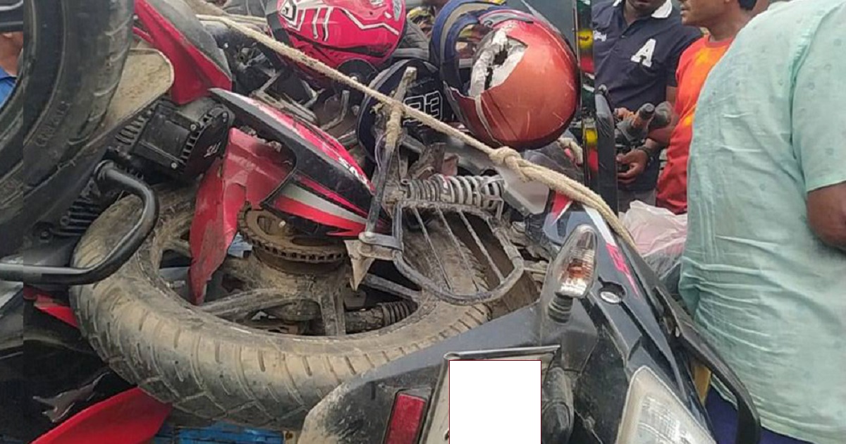 টাঙ্গাইলে পিকআপ-মোটরসাইকেল সংঘর্ষে নিহত ৩