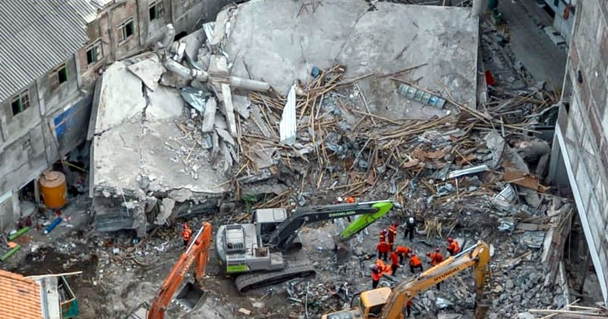 ইন্দোনেশিয়ায় স্কুল ধসে নিহতের সংখ্যা বেড়ে ৪৯