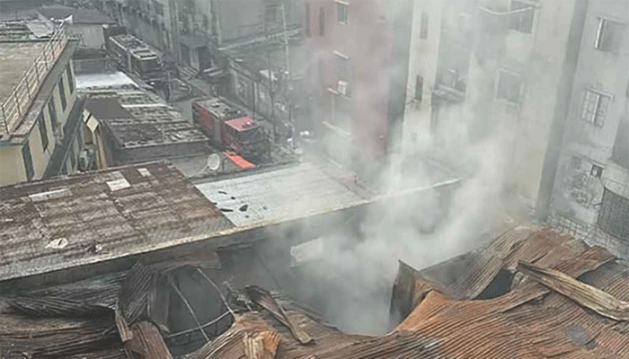 মিরপুরে আগুনে নিহতের সংখ্যা বেড়ে ১৬