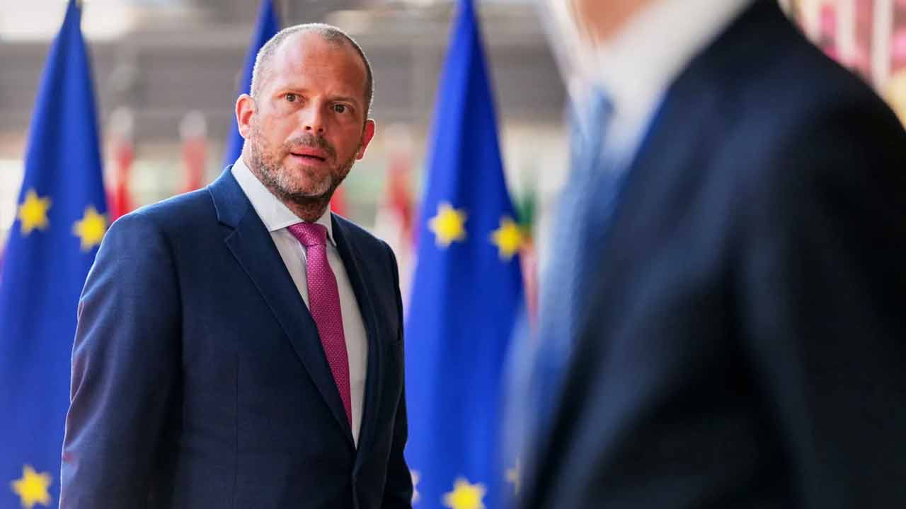 ব্রাসেলসে রুশ ক্ষেপণাস্ত্র হামলা হলে মস্কোকে ‘মানচিত্র থেকে মুছবে’ ন্যাটো: বেলজিয়াম প্রতিরক্ষামন্ত্রী