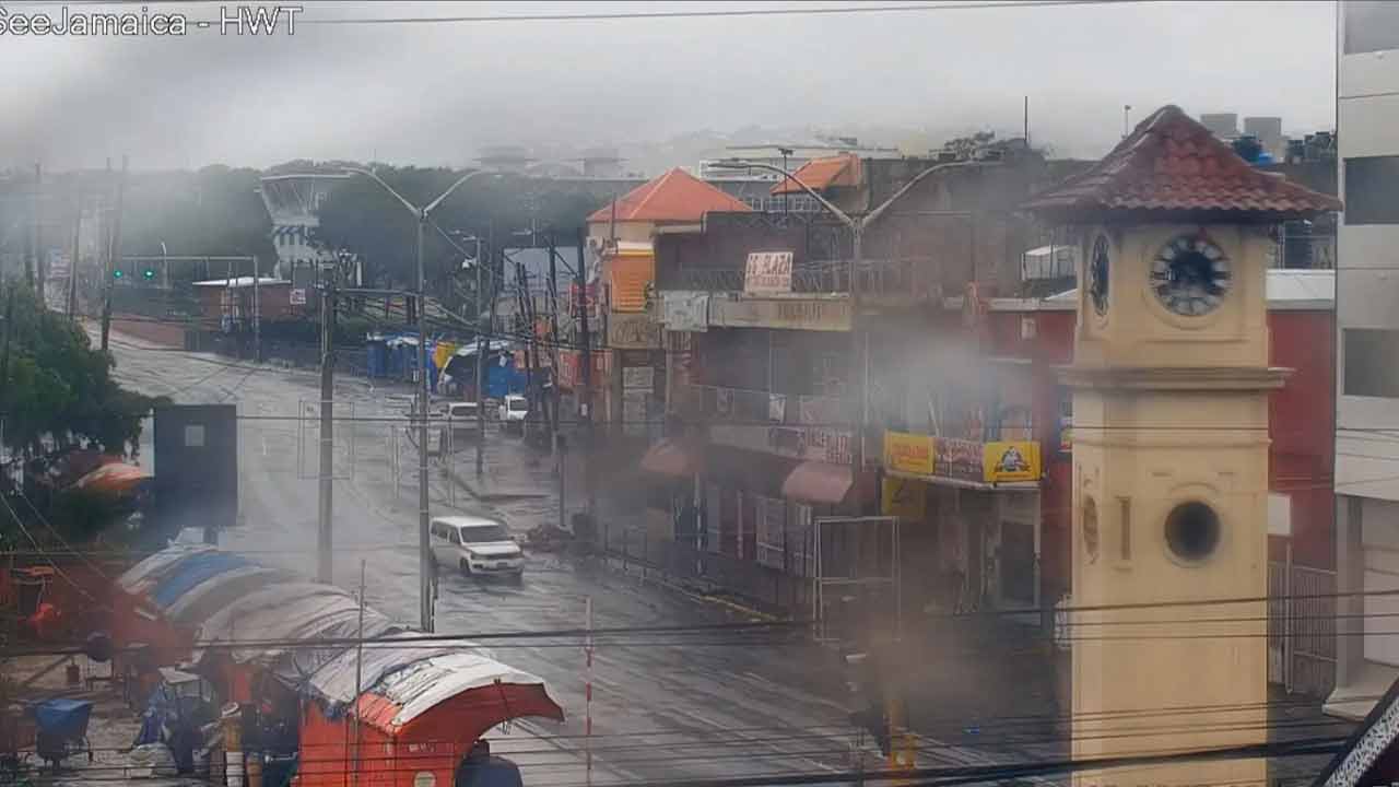 ক্যারিবীয় অঞ্চলে হারিকেন ‘মেলিসা’র তাণ্ডব, কিউবার পথে ধেয়ে যাচ্ছে শতাব্দীর শক্তিশালী ঝড়