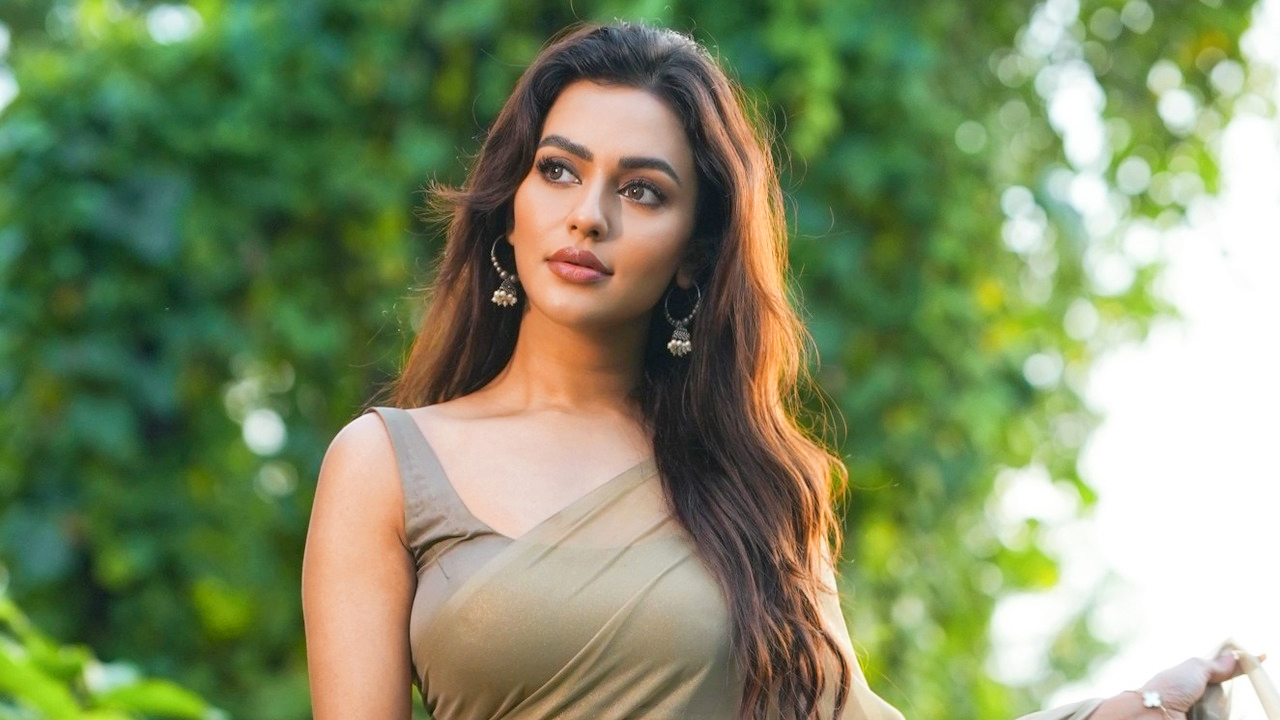 নুসরাত ফারিয়ার নতুন রূপে গ্ল্যামারাস ফটোশুট