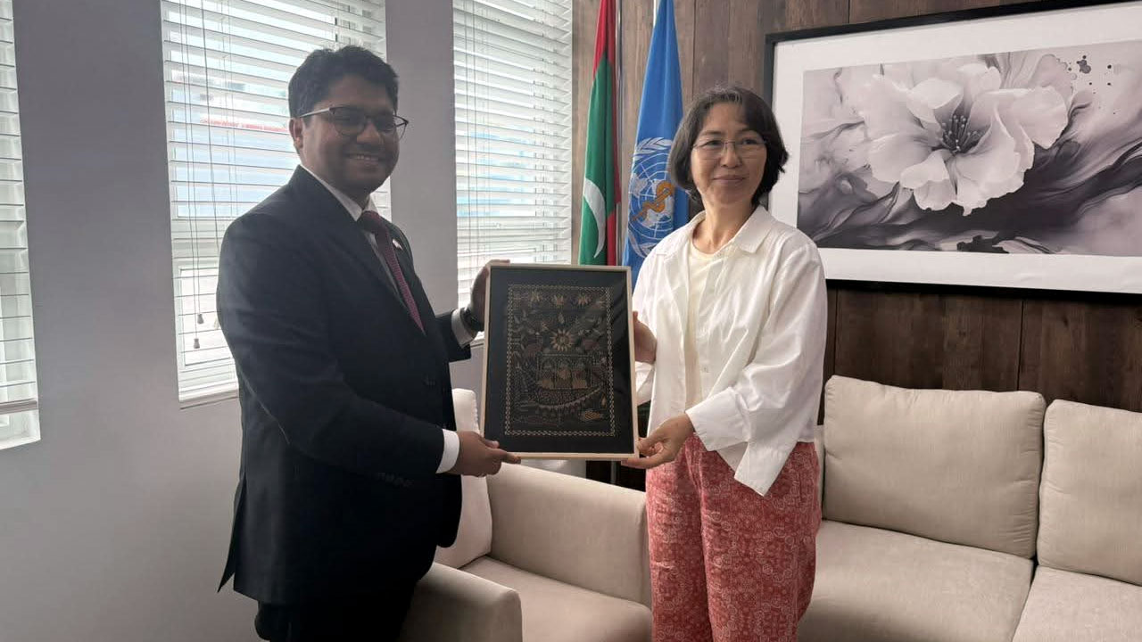 বাংলাদেশ হাইকমিশনারের সঙ্গে মালদ্বীপে ডব্লিউএইচও কান্ট্রি রিপ্রেজেন্টেটিভের সাক্ষাৎ