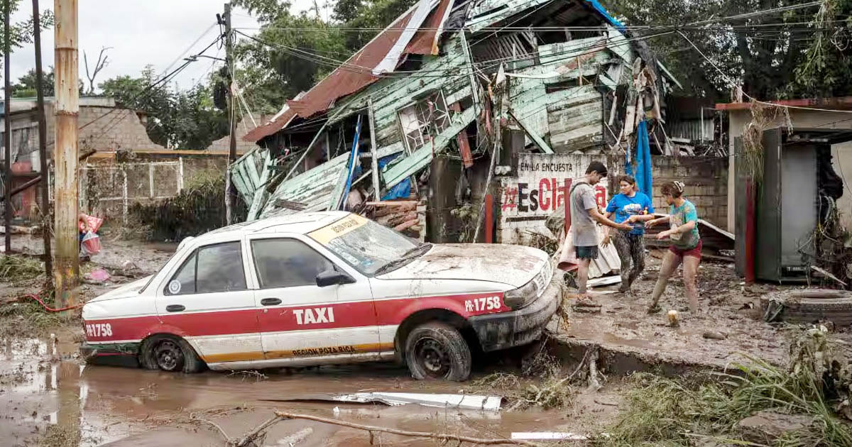 ২ মৌসুমি ঝড়, ভারী বর্ষণ-বন্যায় মেক্সিকোতে ৪৪ জন নিহত