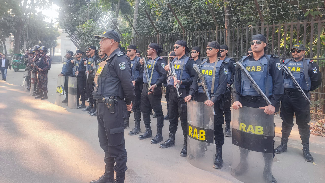 গুম-খুনের দুই মামলায় ১৩ সেনা কর্মকর্তাকে আজ ট্রাইব্যুনালে হাজিরের প্রস্তুতি