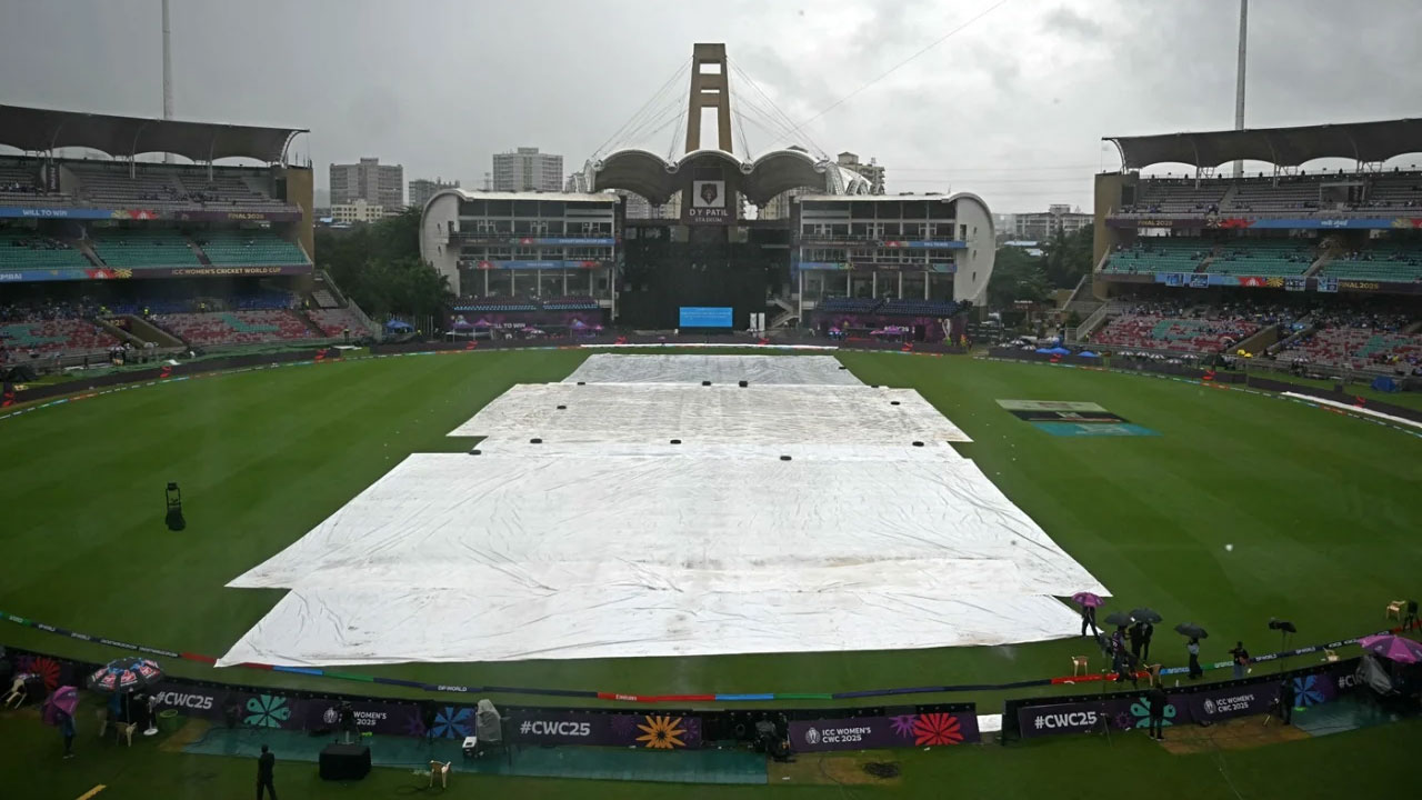 বৃষ্টিতে আটকে নারী ওয়ানডে বিশ্বকাপের ফাইনাল