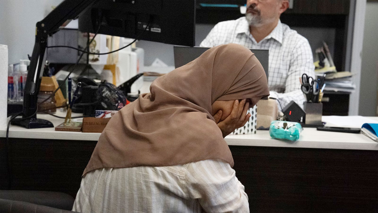 যুক্তরাষ্ট্রের সব দূতাবাসে আফগান নাগরিকদের ভিসা স্থগিতের নির্দেশ