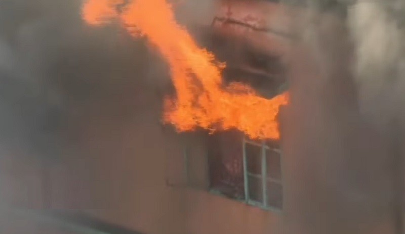 চট্টগ্রাম: কদমতলীতে কম্বলের গোডাউনে আগুন