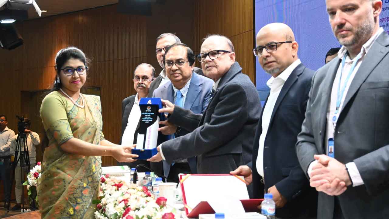 ভূমি মন্ত্রণালয় উদ্বোধন করল ‘অটোমেটেড মিউটেশন সিস্টেম ২.১’ ও মোবাইল অ্যাপ ‘ভূমি’