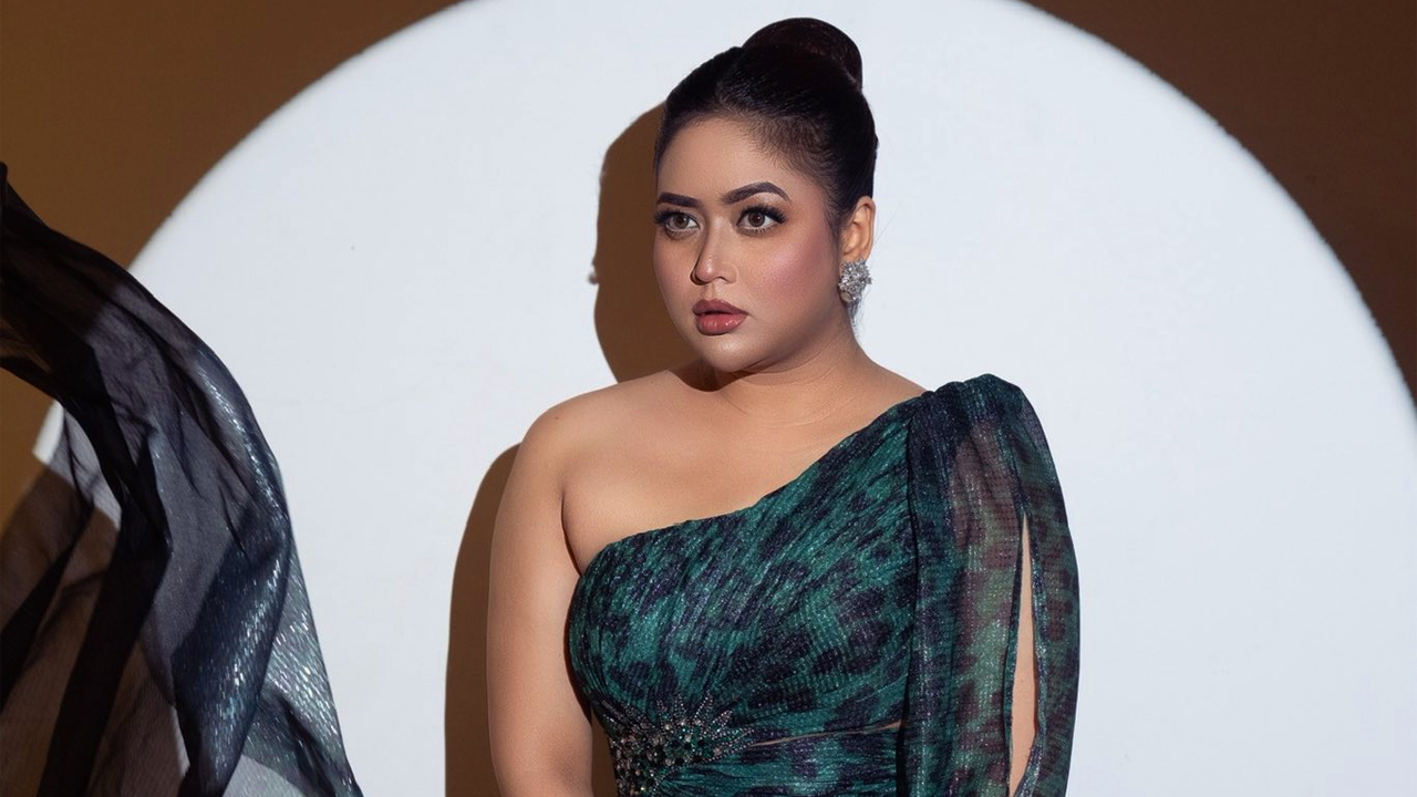 বহুমাত্রিক শিল্পী হিসেবে বিশেষ সম্মাননা পেলেন অভিনেত্রী ভাবনা