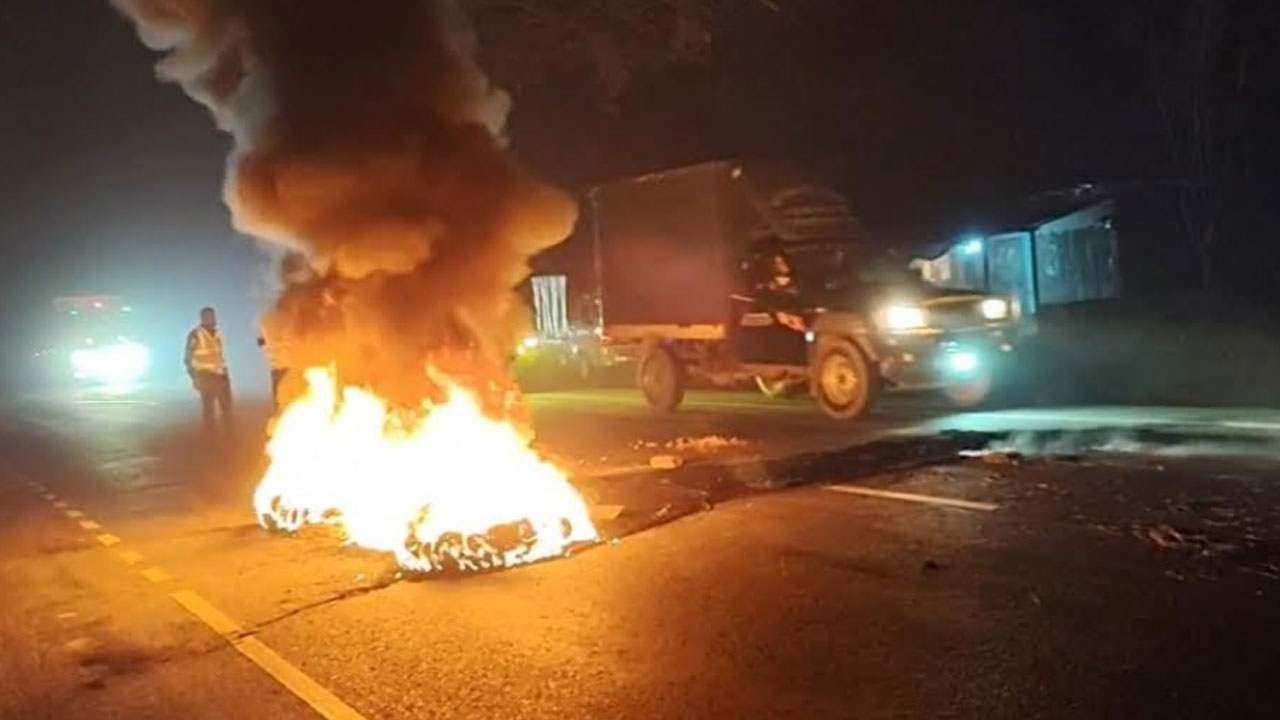 নাটোর-১ আসনে বিএনপির প্রার্থী ঘোষণায় ভাই-বোনের রাজনৈতিক দ্বন্দ্বে উত্তেজনা