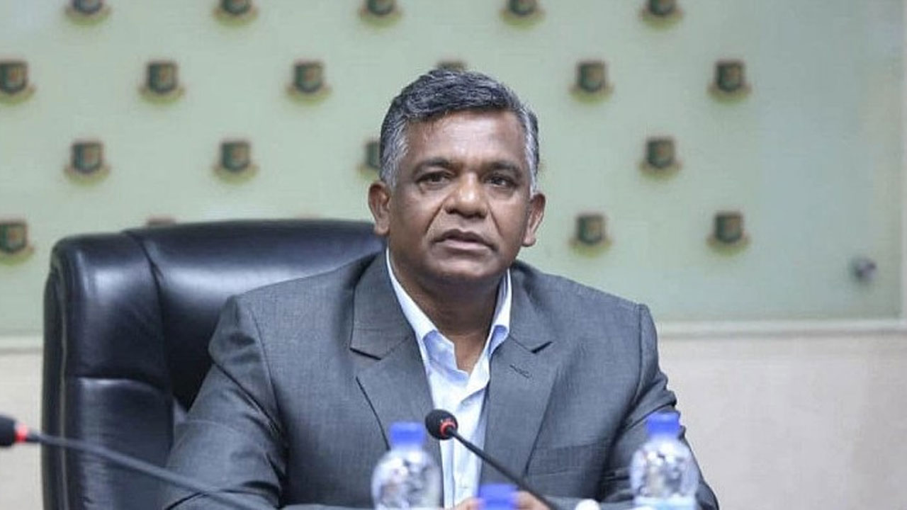 বিসিবি সভাপতি সাংবাদিকদের কাছে ক্ষমা চাইলেন অনাকাঙ্ক্ষিত ঘটনার জন্য