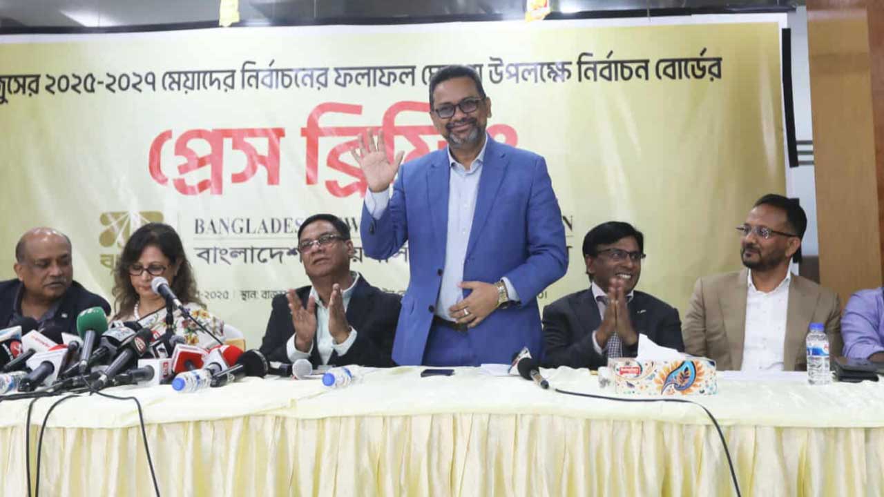 বাজুসে বিনা প্রতিদ্বন্দ্বিতায় সভাপতি নির্বাচিত এনামুল হক খান দোলন