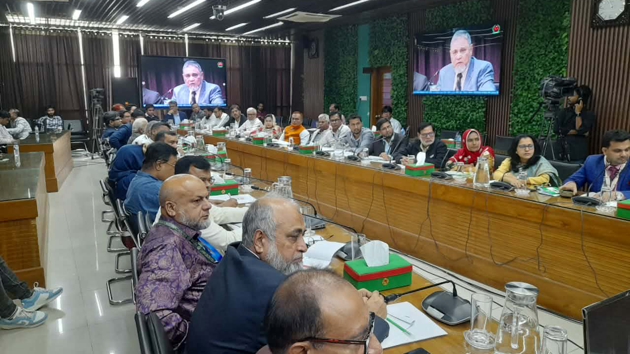 নির্বাচন পর্যবেক্ষকদের দায়িত্ব ও সতর্কতা জোর দিয়ে বললেন সিইসি